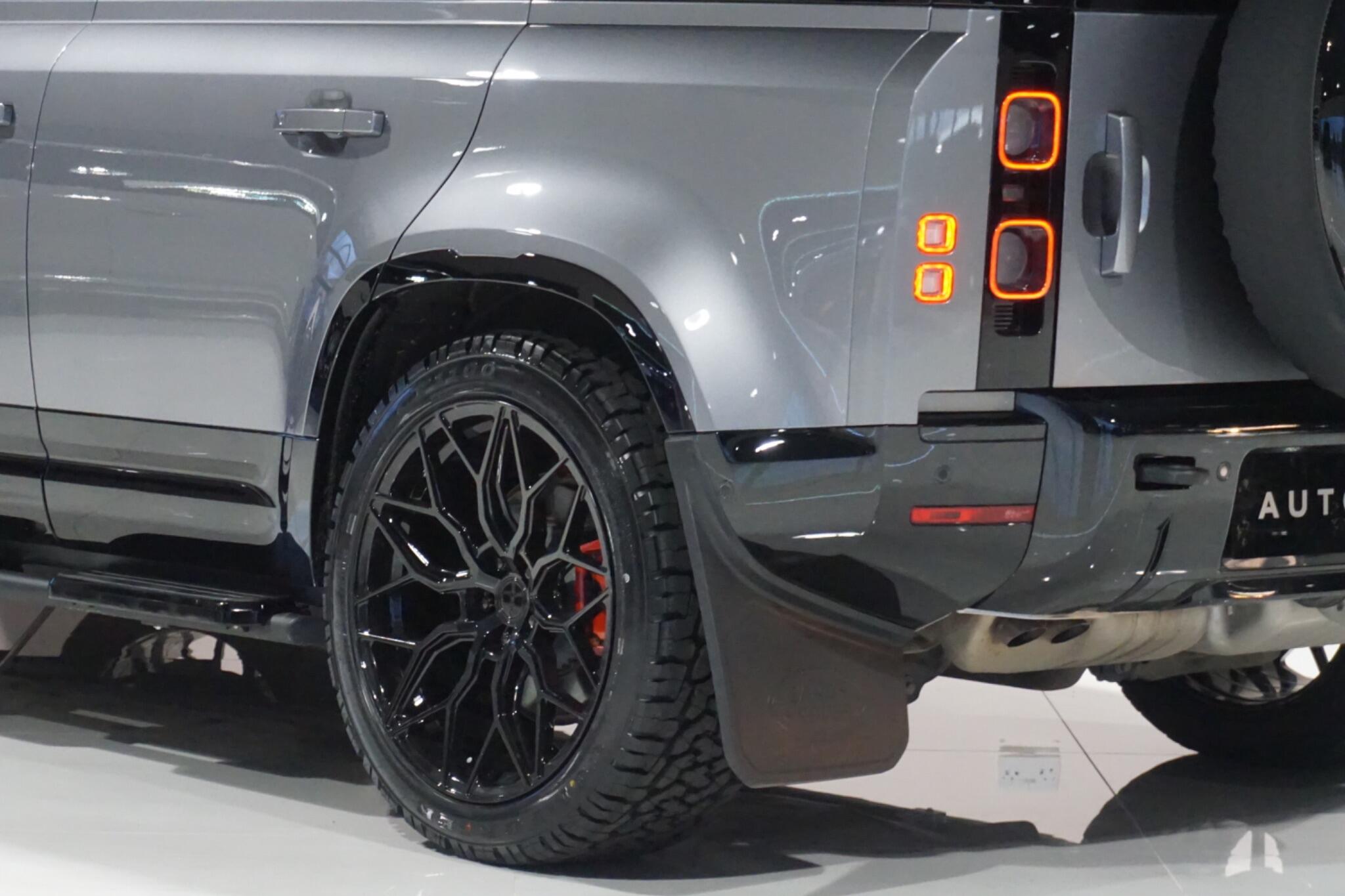 Land Rover Defender 110 3.0 D300 MHEV X SUV 5dr Diesel Auto 4WD Euro 6 (s/s) (300 ps)